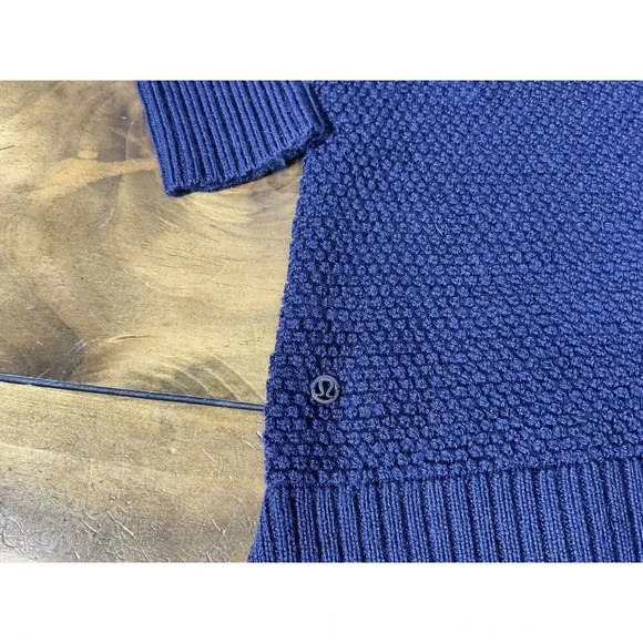 Lululemon Warm and Restore Knit Navy Turtle Neck Sweater 100% Merino Wool Size 6 - Picture 10 of 12